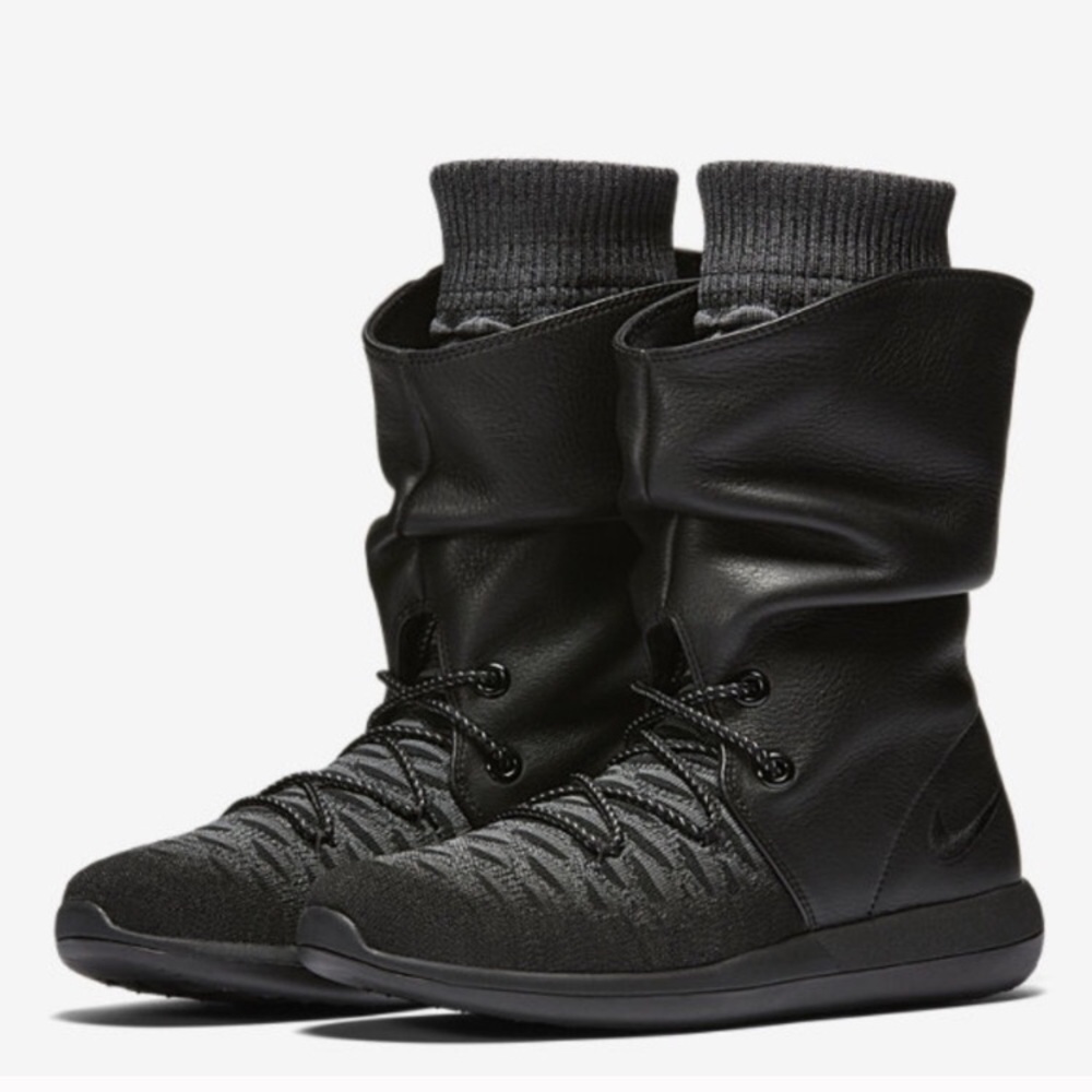 NIKE ROSHE TWO LEATHER HI FLYKNIT SNEAKER BOOT
